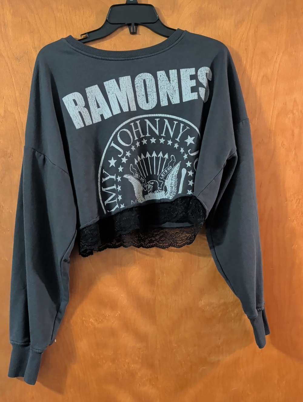 Ramones Cropped Charcoal Gray 🩶 Crew Neck Sweatshirt